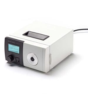 Photonic F3000 LED Cold Light Source, 640lm output, 5,800 K daylight-quality, fan-cooled, metal housing, flicker-free for microscopy and camera applications.